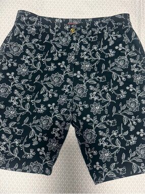 Charter Club Shorts with White Floral Print Size 8